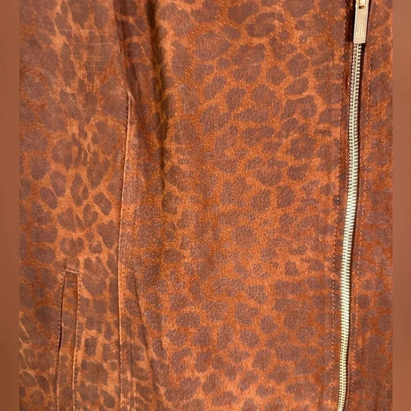 Dennis by Dennis Basso 100% leather suede Moto Animal Print size Large - Picture 2 of 5